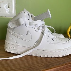 Nike Force 1 Mid LE Little Kids' Shoe